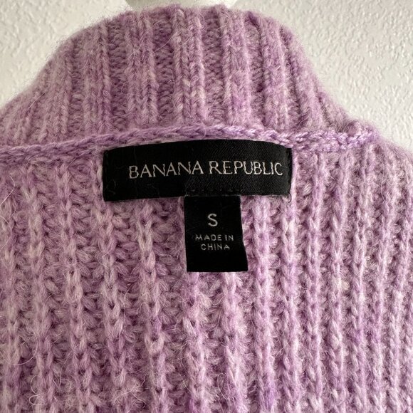 ๐ **Banana Republic Merino-Blend Oversized V-Neck Sweater โ Size Small** ๐ - Picture 5 of 7